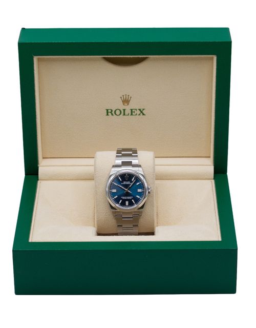 Rolex Oyster Perpetual 126000 Image 7